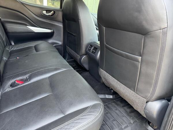 Nissan Navara 2.3 dCi Tekna Auto 4WD Euro 6 4dr