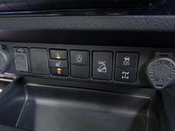 Toyota Hilux 2.8 D-4D Invincible X Auto 4WD Euro 6 (s/s) 4dr at 14th