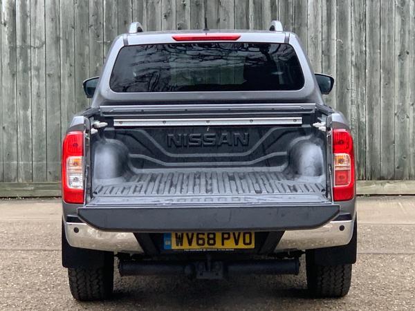Nissan Navara 2.3 dCi Tekna 4WD Euro 6 (s/s) 4dr