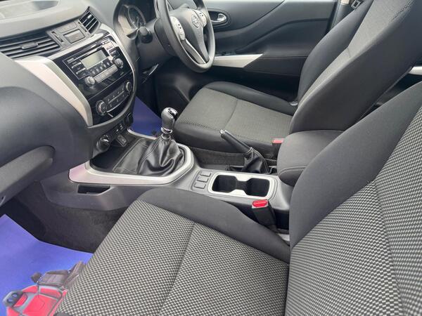 Nissan Navara 2.3 dCi Acenta 4WD Euro 6 (s/s) 4dr