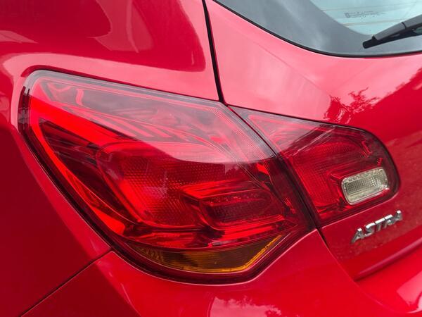 Vauxhall Astra 1.6i Limited Edition Euro 6 5dr
