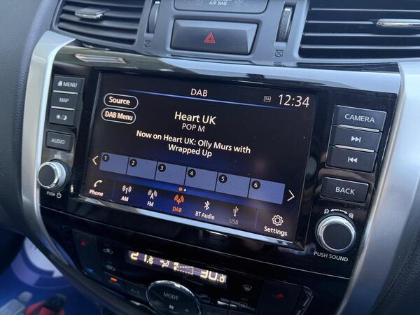 Nissan Navara 2.3 dCi Tekna Auto 4WD Euro 6 4dr