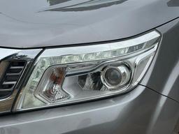Nissan Navara 2.3 dCi Tekna Auto 4WD Euro 6 4dr at 40th