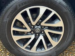 Nissan Navara 2.3 dCi Tekna 4WD Euro 6 (s/s) 4dr at 38th