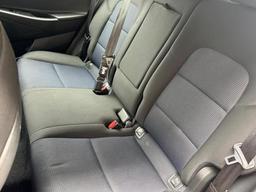 Hyundai TUCSON 1.7 CRDi Blue Drive SE Nav Euro 6 (s/s) 5dr at 26th