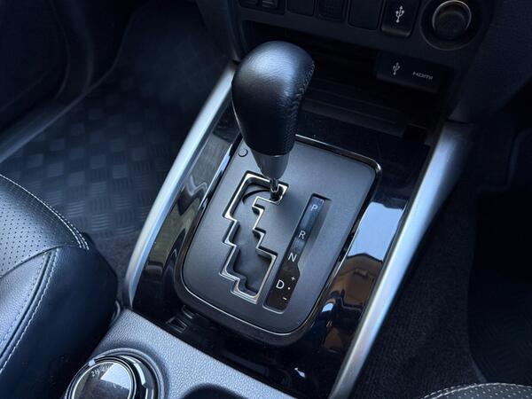 Mitsubishi L200 2.4 DI-D DC Challenger Auto 4WD Euro 6 4dr