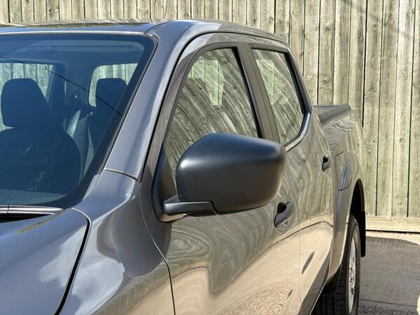 Nissan Navara 2.3 dCi Acenta 4WD Euro 6 (s/s) 4dr