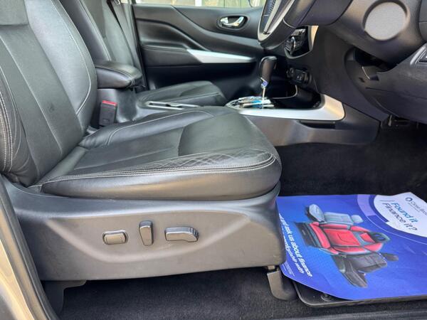 Nissan Navara 2.3 dCi Tekna Auto 4WD Euro 6 4dr