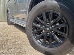 Mitsubishi L200 2.4 DI-D DC Barbarian Auto 4WD Euro 6 4dr at 35th