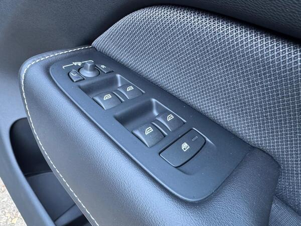 Volvo XC60 2.0 D4 R-Design Auto Euro 6 (s/s) 5dr