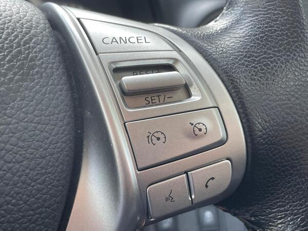 Nissan Navara 2.3 dCi Tekna 4WD Euro 6 (s/s) 4dr