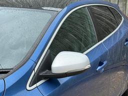 Volvo V40 2.0 D3 R-Design Edition Auto Euro 6 (s/s) 5dr at 44th