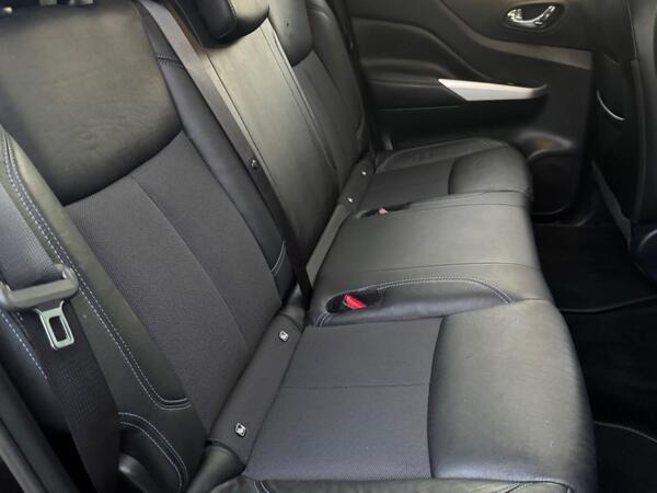 Nissan Navara 2.3 dCi N-Guard Auto 4WD Euro 6 4dr