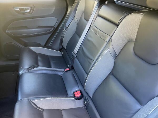 Volvo XC60 2.0 B5 MHEV R-Design Pro Auto Euro 6 (s/s) 5dr