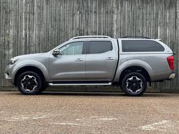 Nissan Navara 2.3 dCi Tekna Auto 4WD Euro 6 4dr at 11th