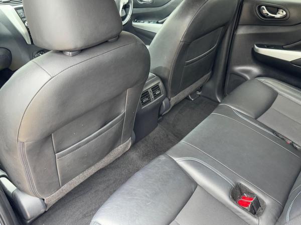 Nissan Navara 2.3 dCi N-Guard Auto 4WD Euro 6 4dr