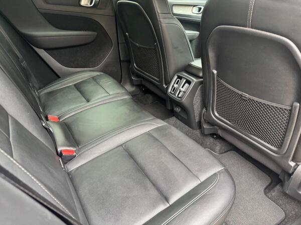 Volvo XC40 2.0 T4 Inscription Pro Auto Euro 6 (s/s) 5dr
