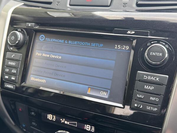 Nissan Navara 2.3 dCi Tekna Auto 4WD Euro 6 4dr