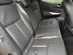 Nissan Navara 2.3 dCi Tekna Auto 4WD Euro 6 4dr at 32th
