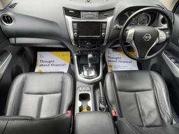 Nissan Navara 2.3 dCi Tekna Auto 4WD Euro 6 4dr at 2th