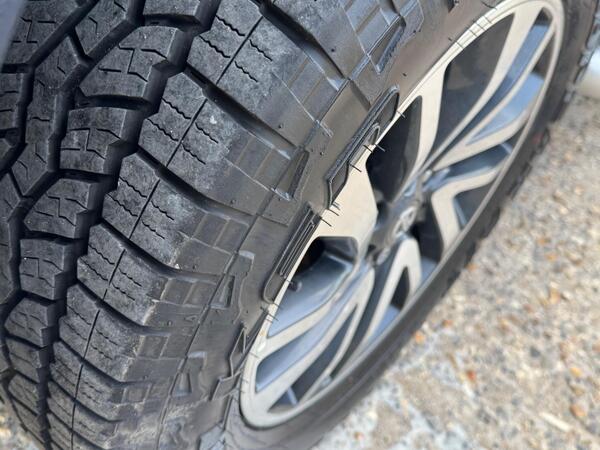 Nissan Navara 2.3 dCi Tekna 4WD Euro 6 (s/s) 4dr