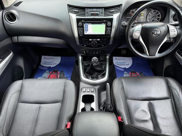 Nissan Navara 2.3 dCi Tekna 4WD Euro 6 (s/s) 4dr
