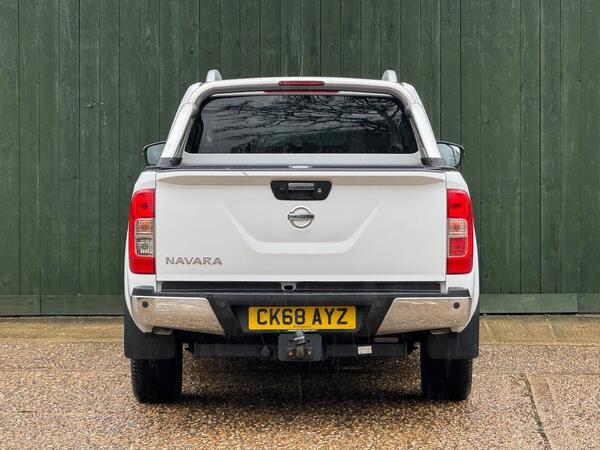 Nissan Navara 2.3 dCi Tekna 4WD Euro 6 (s/s) 4dr