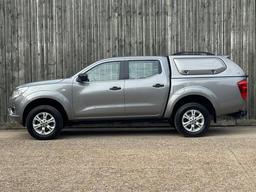 Nissan Navara 2.3 dCi Acenta 4WD Euro 6 (s/s) 4dr at 11th