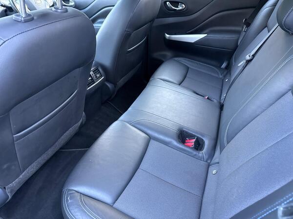 Nissan Navara 2.3 dCi N-Guard Auto 4WD Euro 6 4dr