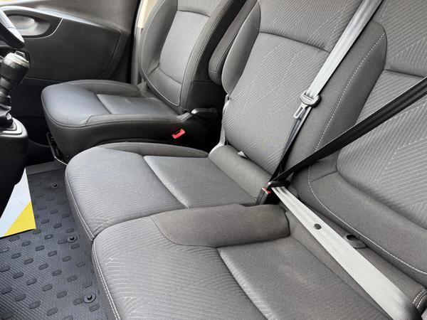 Renault Trafic 2.0 dCi ENERGY 28 Sport SWB Standard Roof Euro 6 (s/s) 5dr