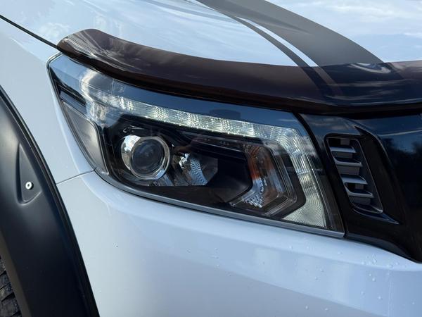Nissan Navara 2.3 dCi Tekna Auto 4WD Euro 6 4dr