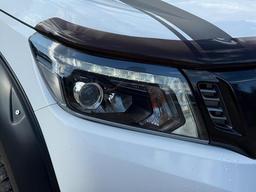 Nissan Navara 2.3 dCi Tekna Auto 4WD Euro 6 4dr at 35th