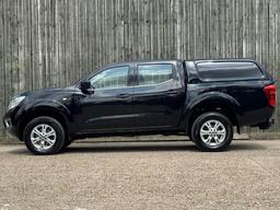 Nissan Navara 2.3 dCi Acenta 4WD Euro 6 (s/s) 4dr at 10th