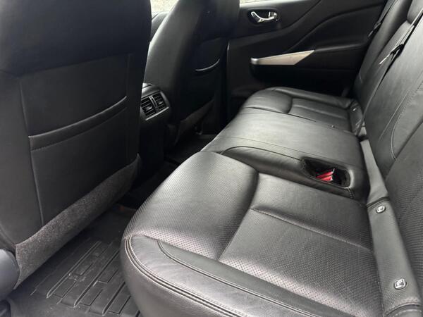 Nissan Navara 2.3 dCi Tekna Auto 4WD Euro 6 4dr