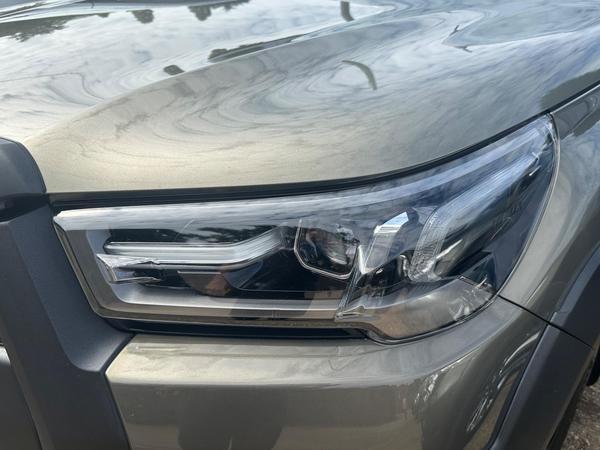 Toyota Hilux 2.8 D-4D Invincible X 4WD Euro 6 (s/s) 4dr