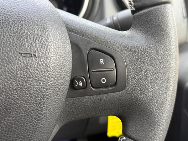Renault Trafic 2.0 dCi ENERGY 30 Sport Nav Crew Van LWB Euro 6 (s/s) 6dr