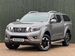 Nissan Navara 2.3 dCi Tekna Auto 4WD Euro 6 4dr at 5th