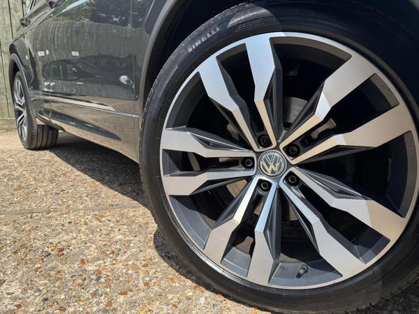 Volkswagen Tiguan 2.0 TDI R-Line DSG 4Motion Euro 6 (s/s) 5dr
