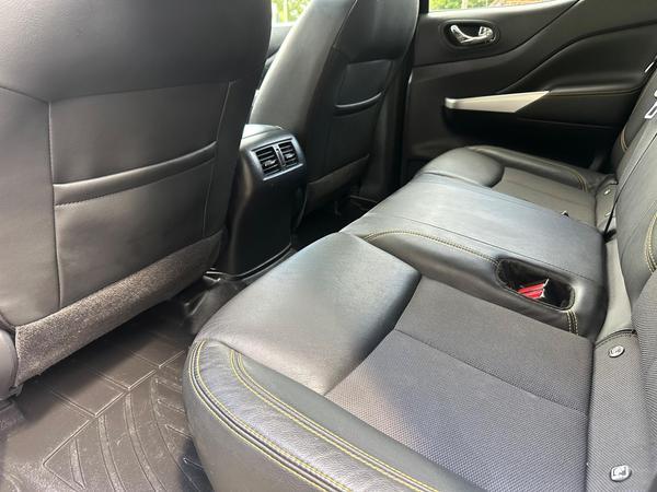 Nissan Navara 2.3 dCi N-Guard Auto 4WD Euro 6 4dr