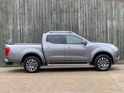 Nissan Navara 2.3 dCi Tekna 4WD Euro 6 (s/s) 4dr at 3th