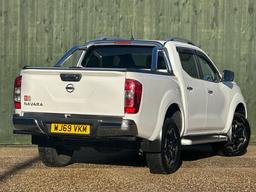 Nissan Navara 2.3 dCi Tekna 4WD Euro 6 (s/s) 4dr at 23th
