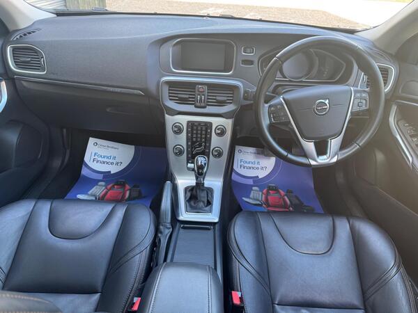 Volvo V40 Cross Country 1.5 T3 Pro Auto Euro 6 (s/s) 5dr