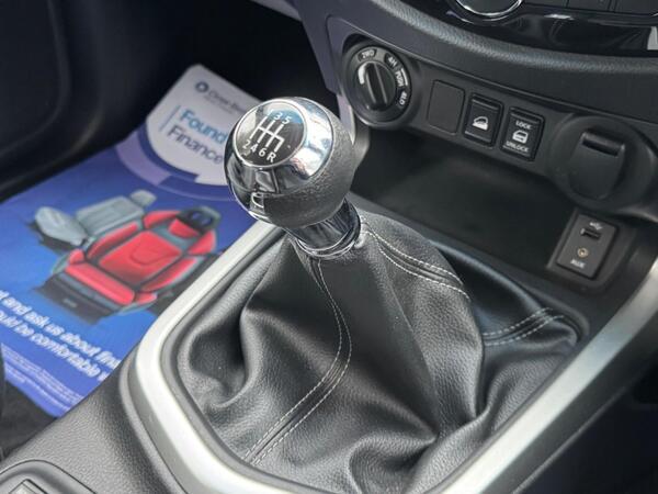 Nissan Navara 2.3 dCi Tekna 4WD Euro 6 (s/s) 4dr