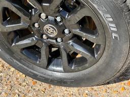 Toyota Hilux 2.8 D-4D Invincible X Auto 4WD Euro 6 (s/s) 4dr at 28th