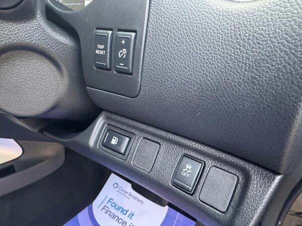 Nissan Navara 2.3 dCi N-Guard Auto 4WD Euro 6 4dr