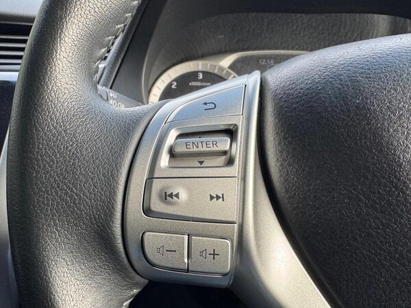 Nissan Navara 2.3 dCi Acenta+ 4WD Euro 6 (s/s) 4dr