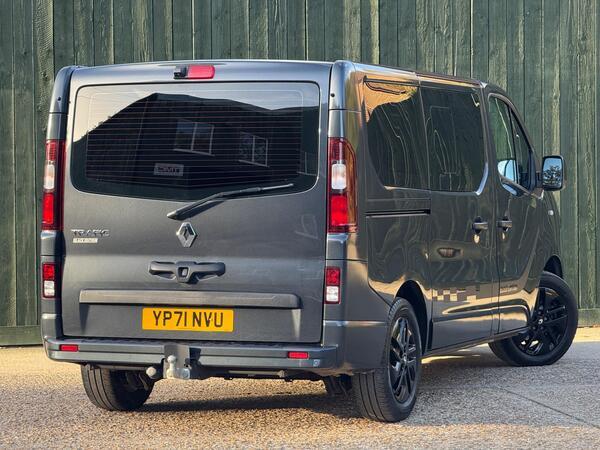 Renault Trafic 2.0 dCi ENERGY 28 Black Edition EDC SWB Standard Roof Euro 6 (s/s) 5dr
