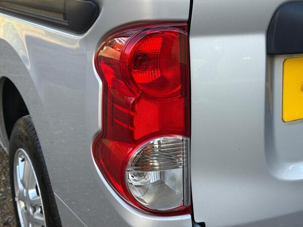 Nissan NV200 1.5 dCi Tekna SWB Euro 6 6dr