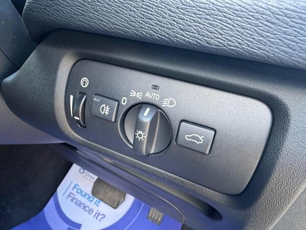 Volvo V40 Cross Country 1.5 T3 Pro Auto Euro 6 (s/s) 5dr