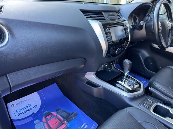 Nissan Navara 2.3 dCi Tekna Auto 4WD Euro 6 4dr